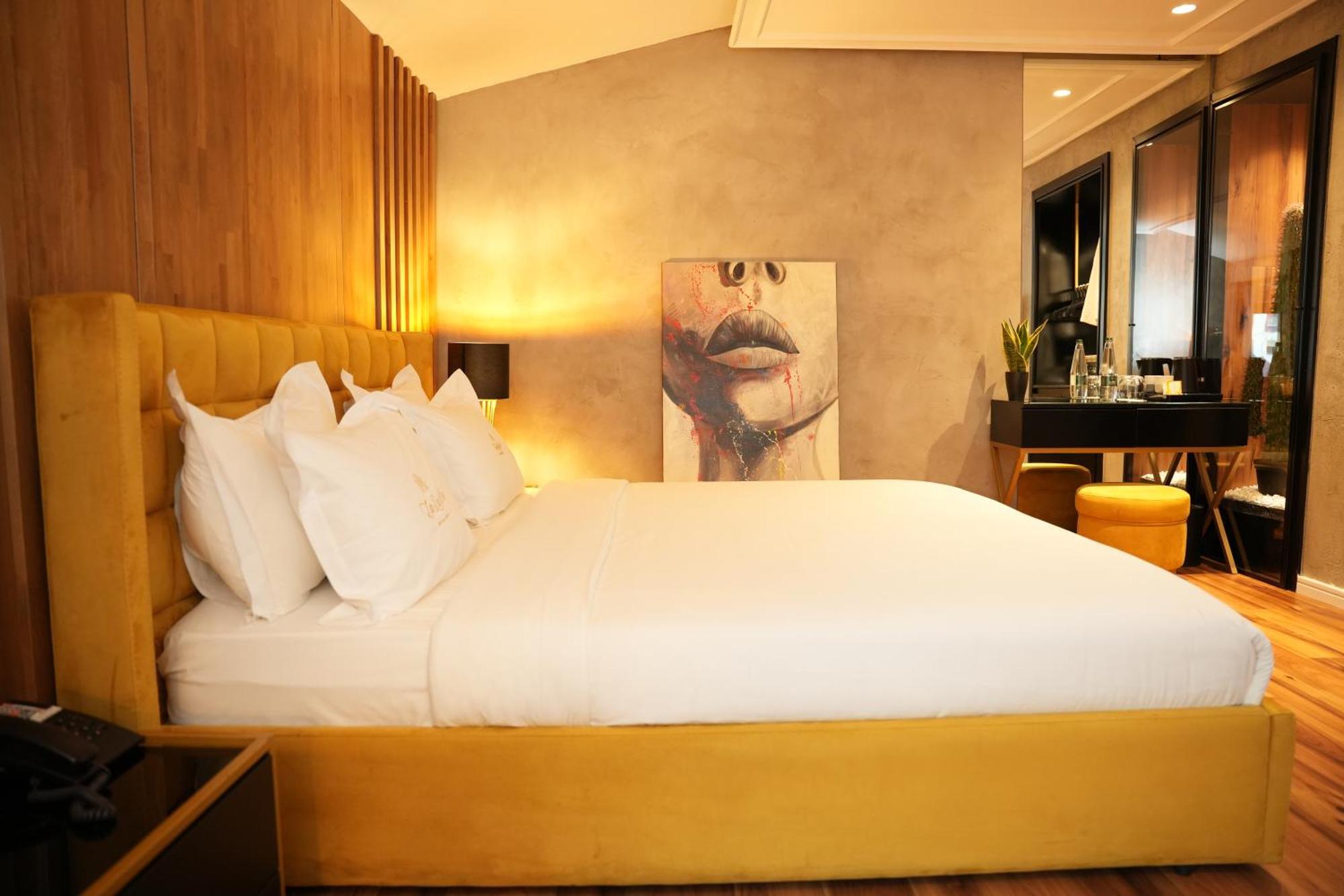 La Suite Boutique Hotel Tiranë Ngoại thất bức ảnh