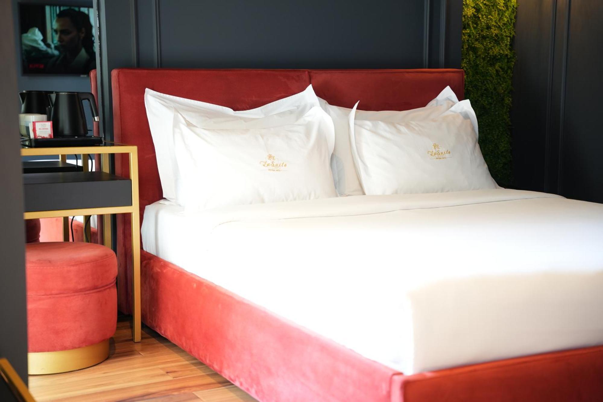 La Suite Boutique Hotel Tiranë Ngoại thất bức ảnh