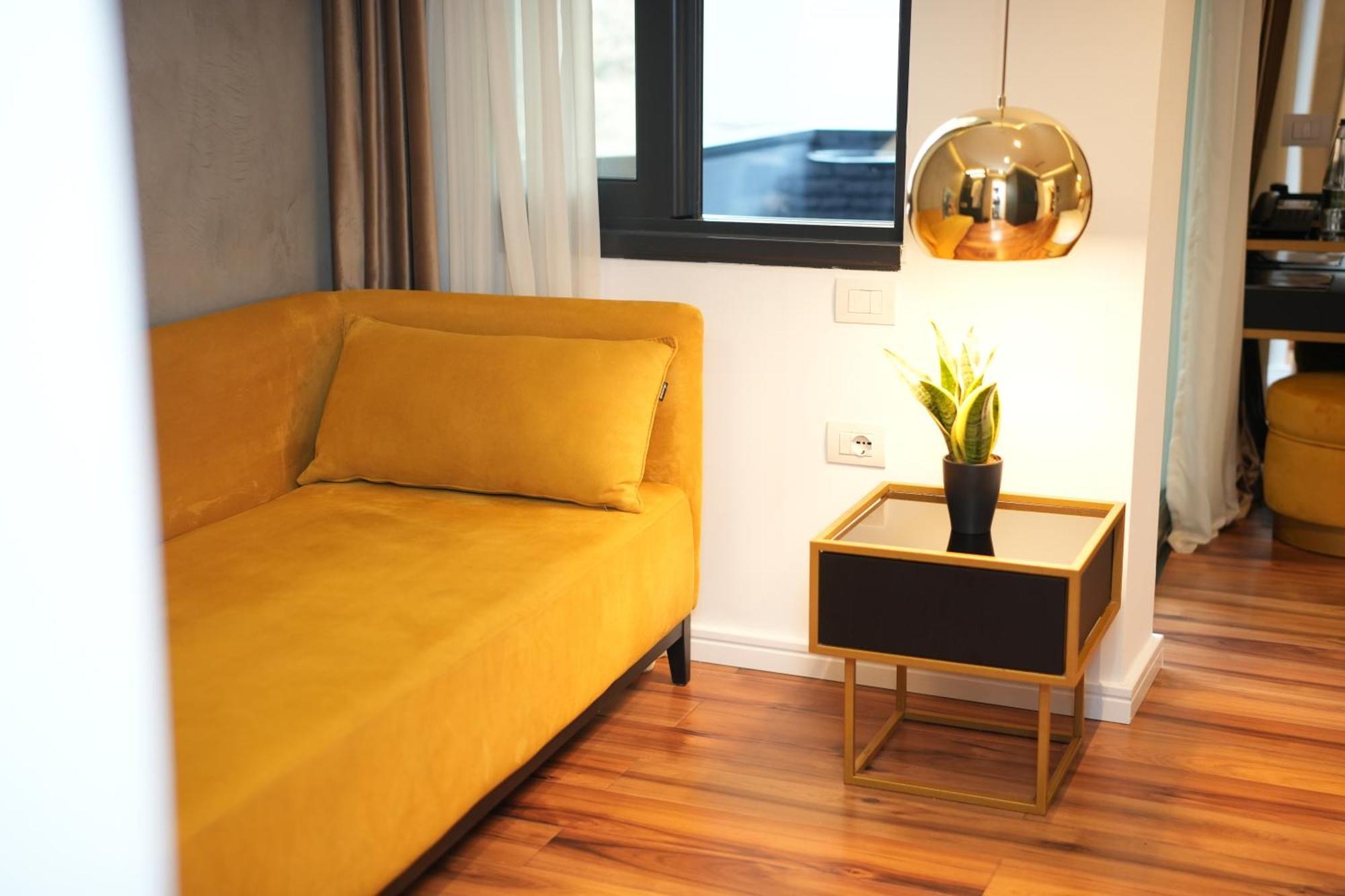 La Suite Boutique Hotel Tiranë Ngoại thất bức ảnh